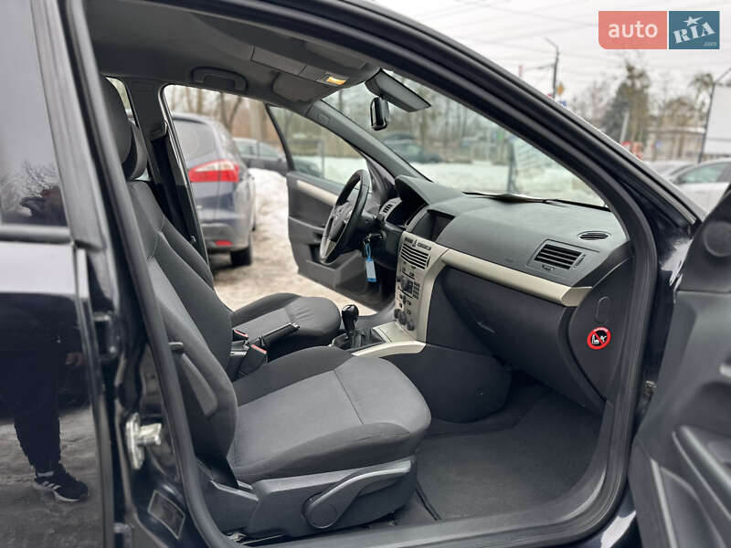 Универсал Opel Astra 2008 в Ровно