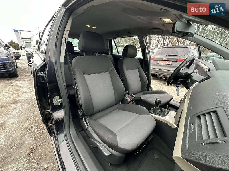 Универсал Opel Astra 2008 в Ровно