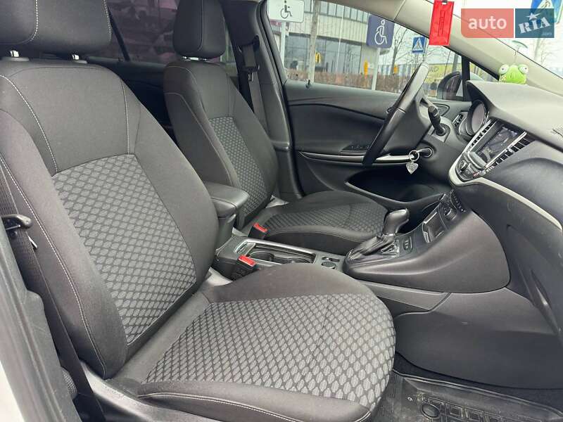 Универсал Opel Astra 2020 в Киеве