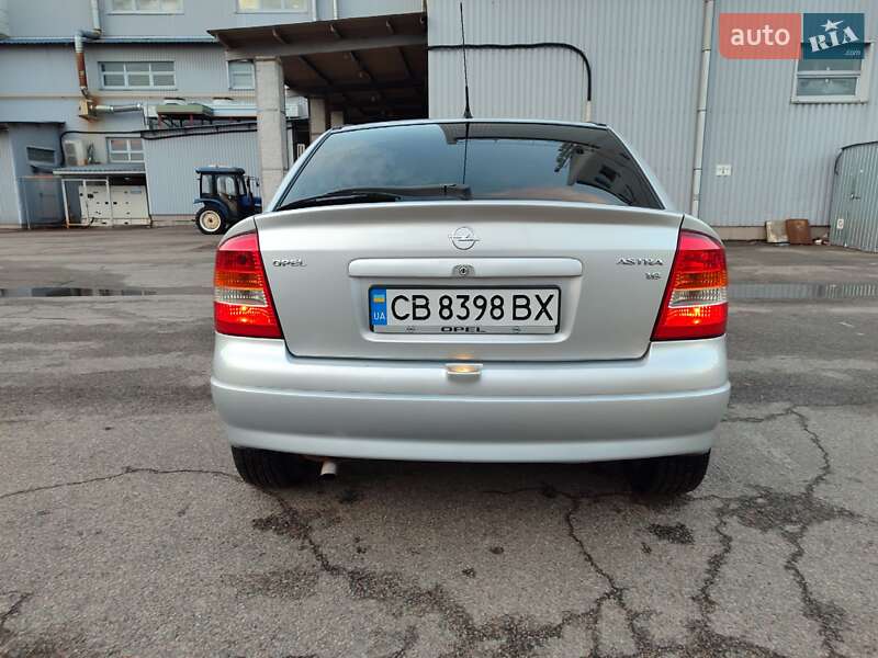 Хэтчбек Opel Astra 2002 в Чернигове