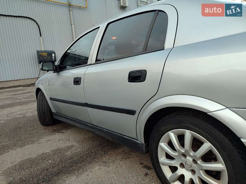 Хэтчбек Opel Astra 2002 в Чернигове