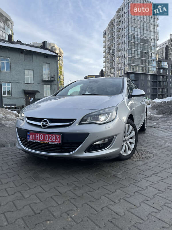 Хэтчбек Opel Astra 2013 в Львове