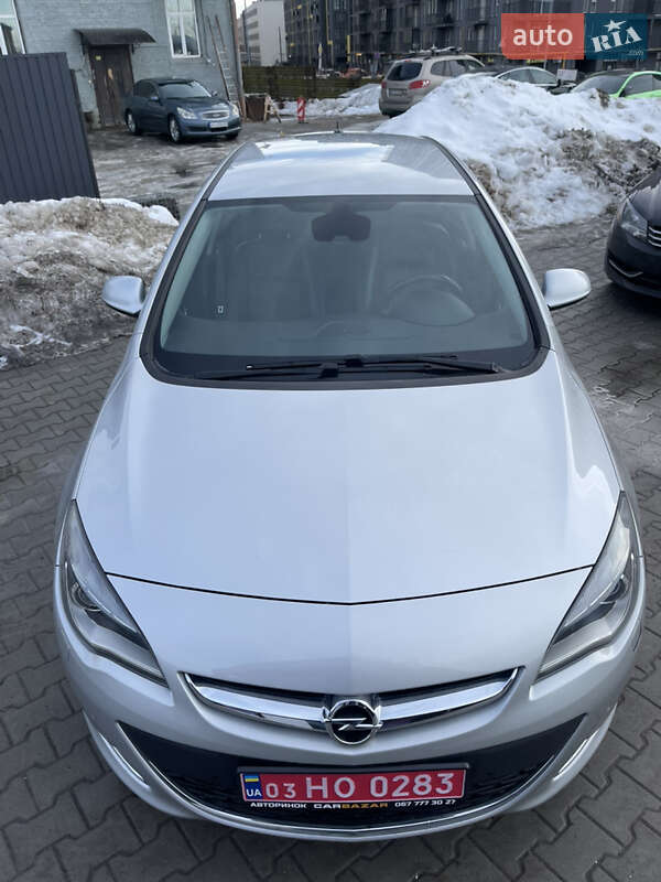 Хэтчбек Opel Astra 2013 в Львове