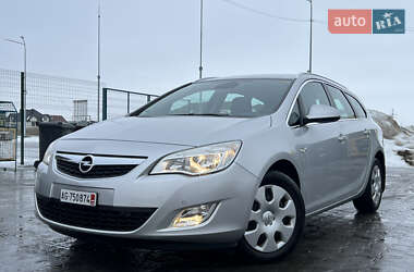 Універсал Opel Astra 2011 в Луцьку