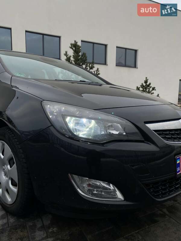 Хетчбек Opel Astra 2011 в Луцьку