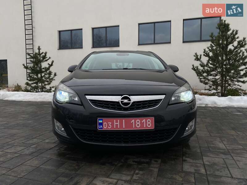 Хетчбек Opel Astra 2011 в Луцьку