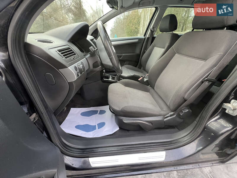 Универсал Opel Astra 2010 в Ватутино фото 23 Универсал Opel Astra 2010 в Ватутино