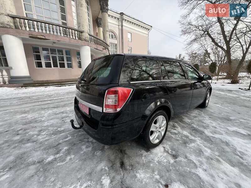 Универсал Opel Astra 2010 в Ватутино фото 25 Универсал Opel Astra 2010 в Ватутино