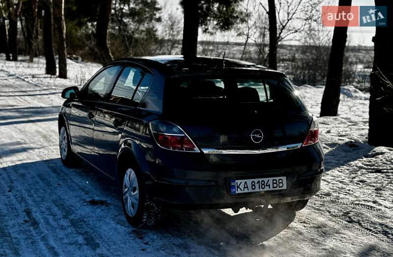 Хэтчбек Opel Astra 2009 в Киеве