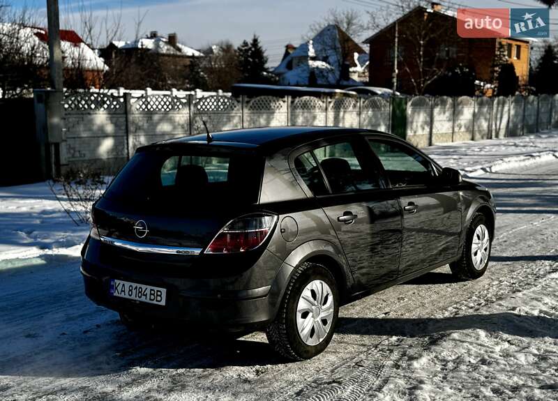 Хэтчбек Opel Astra 2009 в Киеве