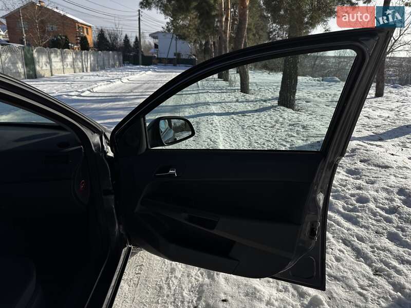 Хэтчбек Opel Astra 2009 в Киеве