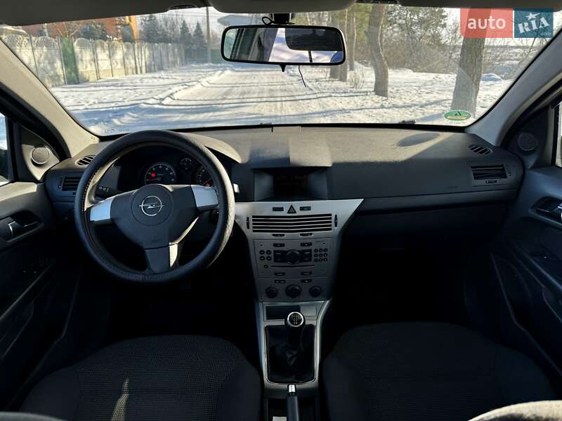 Хэтчбек Opel Astra 2009 в Киеве