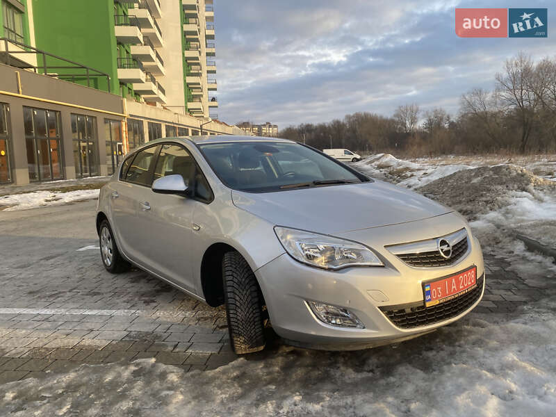 Хетчбек Opel Astra 2011 в Львові фото 5 Хетчбек Opel Astra 2011 в Львові