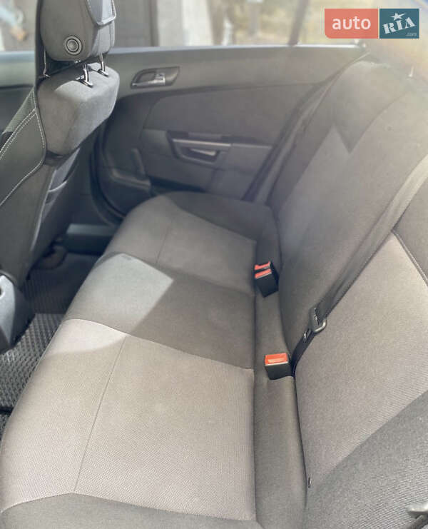 Хэтчбек Opel Astra 2011 в Боярке фото 11 Хэтчбек Opel Astra 2011 в Боярке