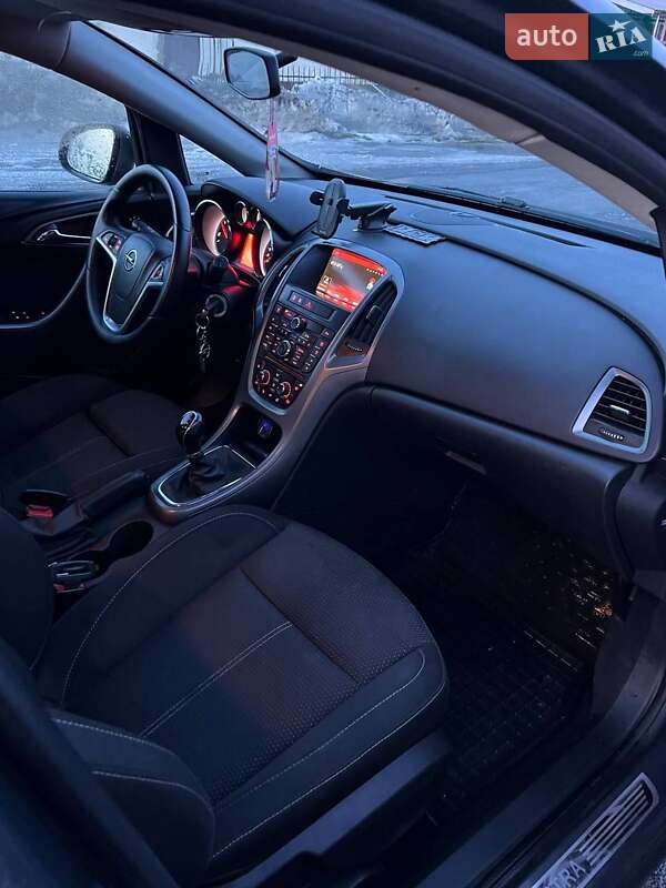 Универсал Opel Astra 2014 в Бродах