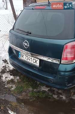 Универсал Opel Astra 2006 в Костополе