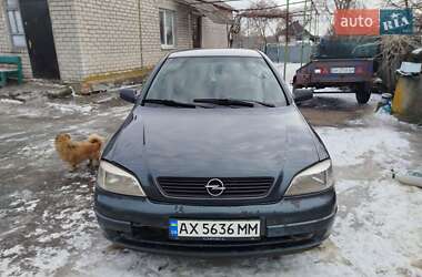 Седан Opel Astra 2004 в Краснограде
