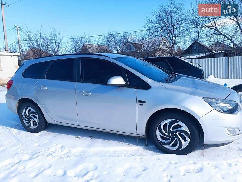 Универсал Opel Astra 2012 в Ямполе