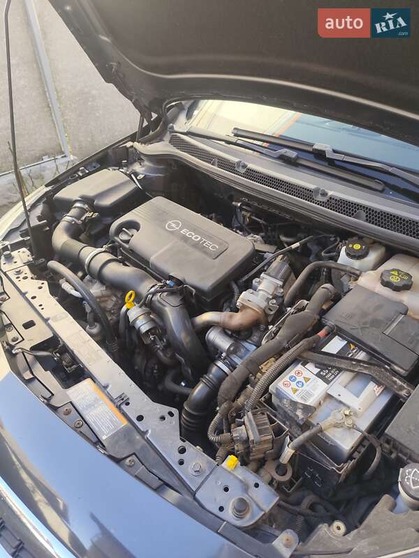 Универсал Opel Astra 2011 в Зборове