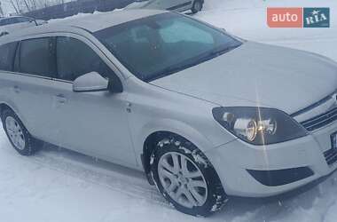 Універсал Opel Astra 2010 в Івано-Франківську