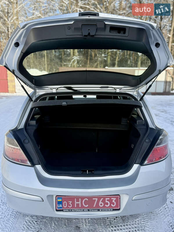 Хэтчбек Opel Astra 2008 в Луцке