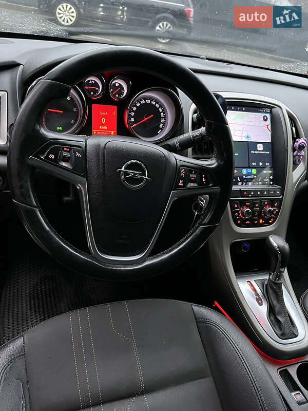 Универсал Opel Astra 2012 в Львове