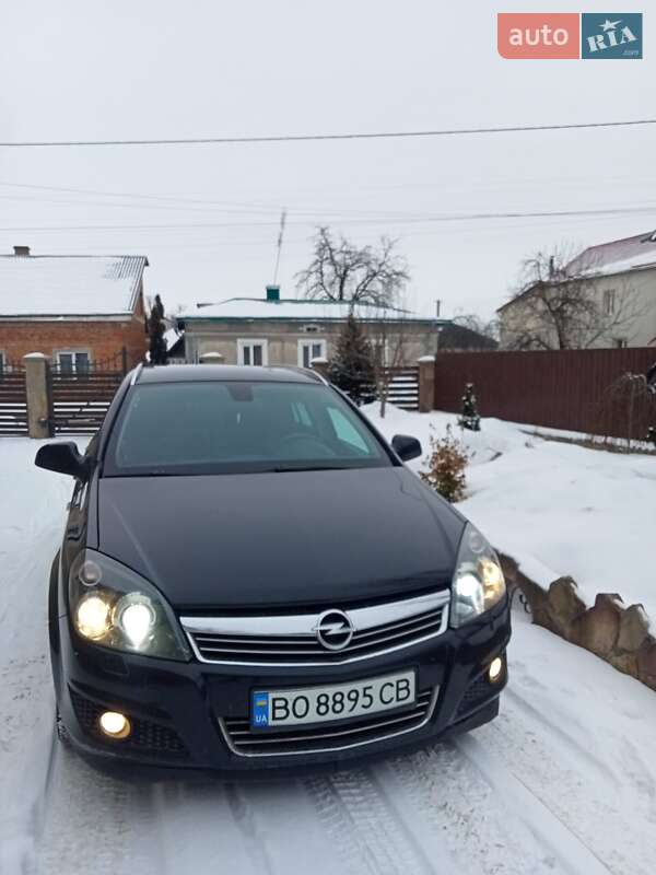 Opel Astra 2010