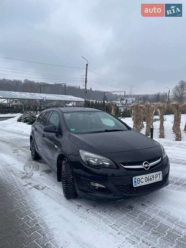 Універсал Opel Astra 2014 в Стрию