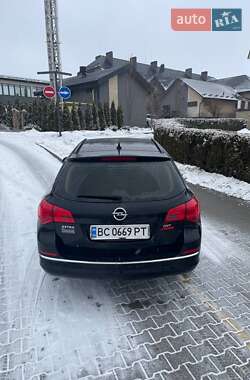 Універсал Opel Astra 2014 в Стрию