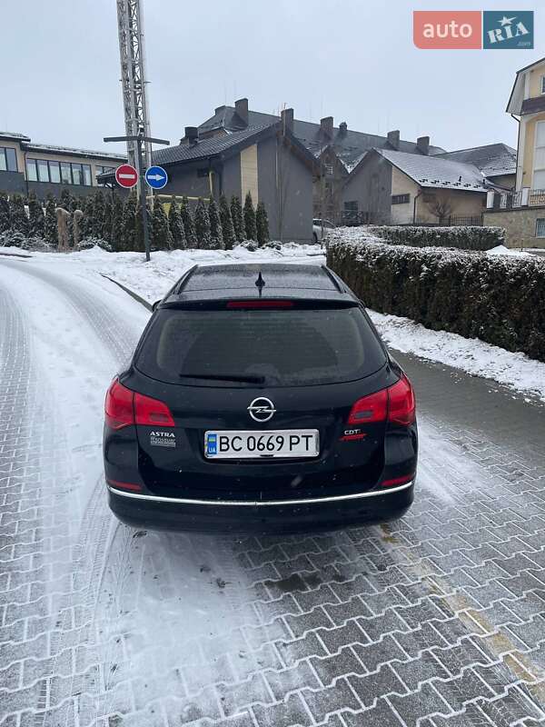 Універсал Opel Astra 2014 в Стрию