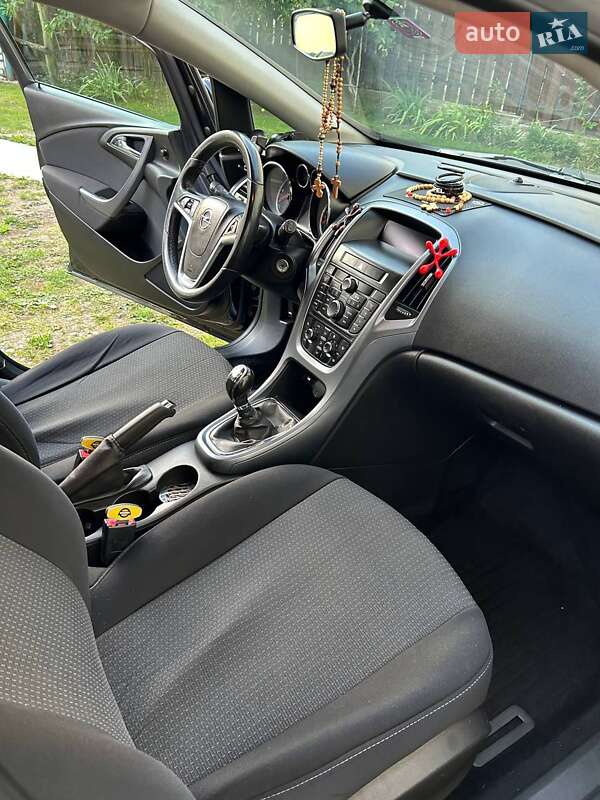 Універсал Opel Astra 2014 в Стрию