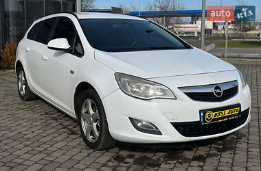 Універсал Opel Astra 2010 в Львові