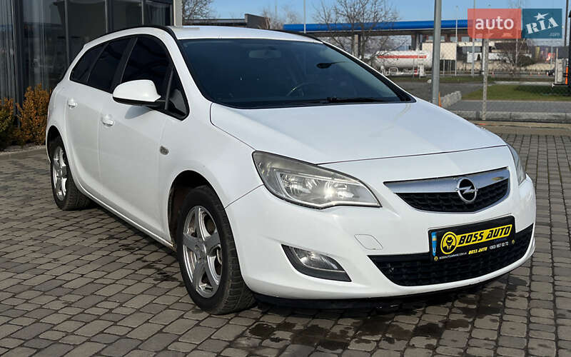 Opel Astra 2010 Opel Astra 2010