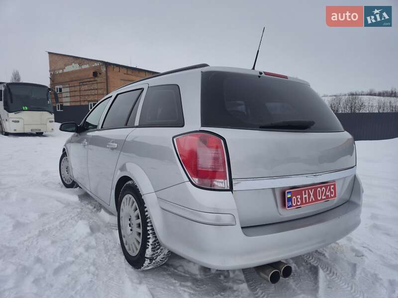 Универсал Opel Astra 2006 в Нововолынске