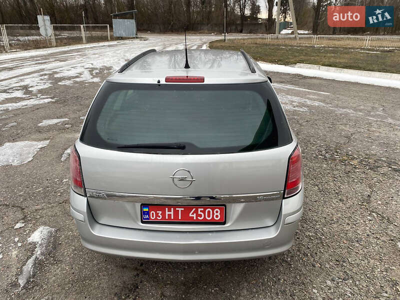 Универсал Opel Astra 2006 в Ахтырке