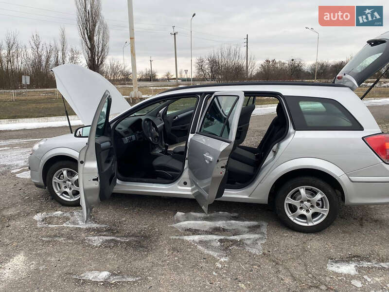 Универсал Opel Astra 2006 в Ахтырке