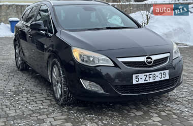 Универсал Opel Astra 2012 в Староконстантинове