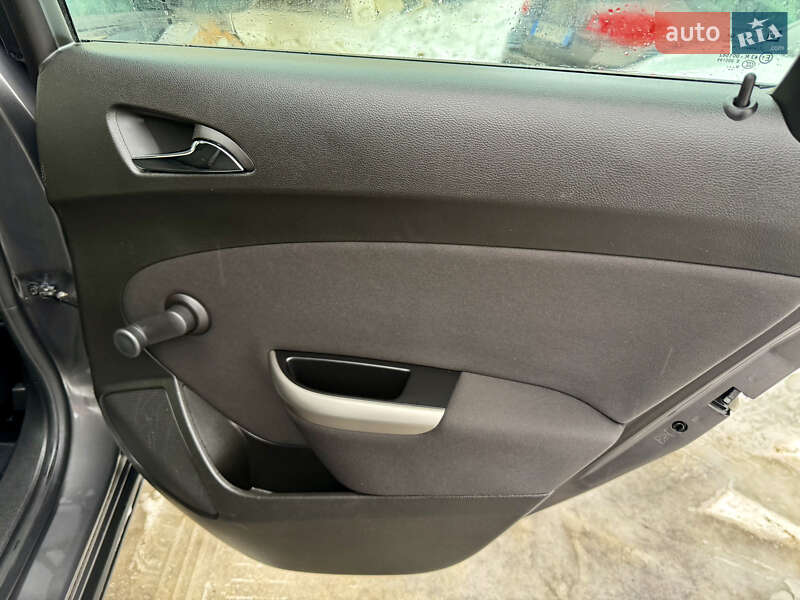 Хэтчбек Opel Astra 2010 в Ровно фото 20 Хэтчбек Opel Astra 2010 в Ровно