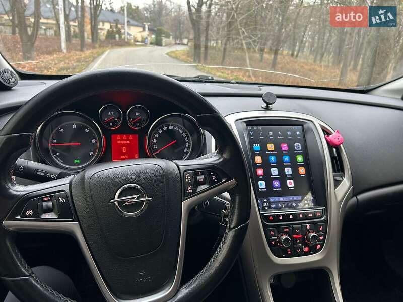 Хэтчбек Opel Astra 2010 в Жовкве