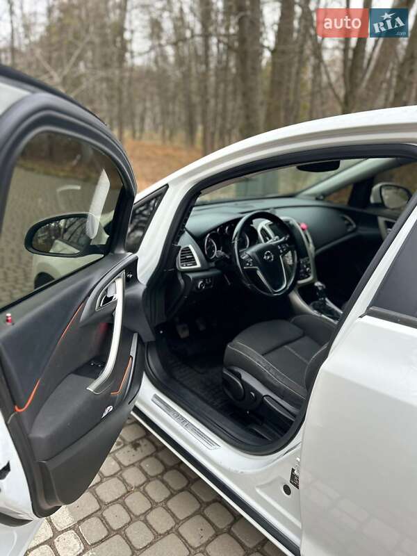 Хэтчбек Opel Astra 2010 в Жовкве