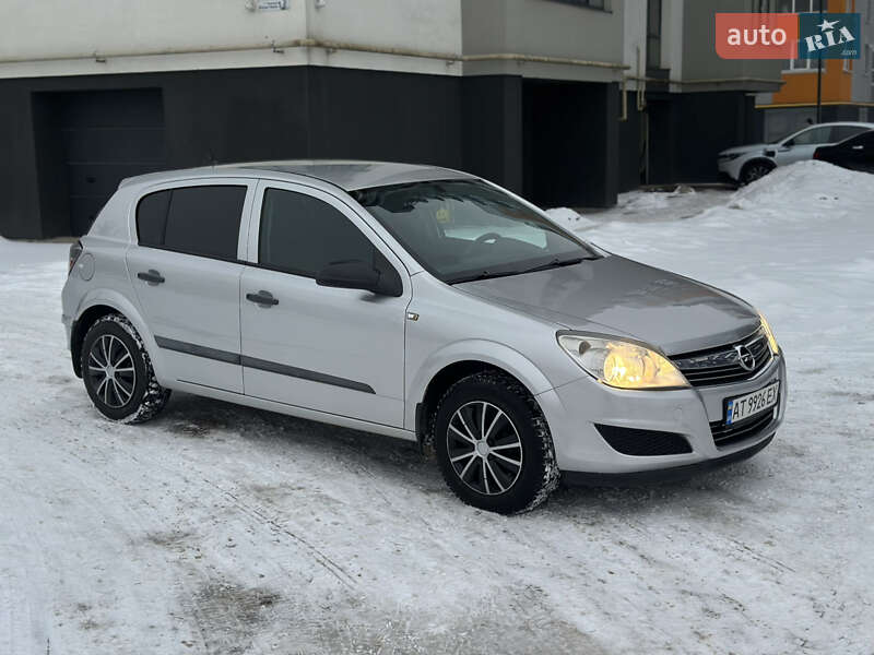 Хэтчбек Opel Astra 2008 в Ивано-Франковске
