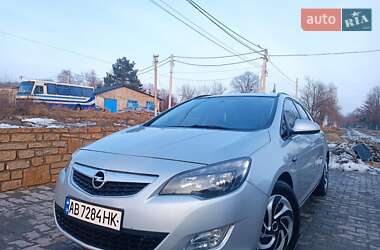 Универсал Opel Astra 2012 в Ямполе