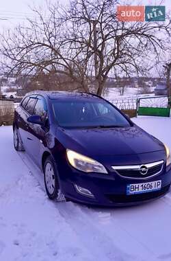 Універсал Opel Astra 2012 в Кривому Озері