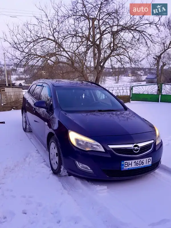 Opel Astra 2012