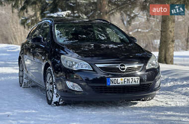 Универсал Opel Astra 2011 в Умани