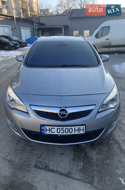 Универсал Opel Astra 2011 в Львове