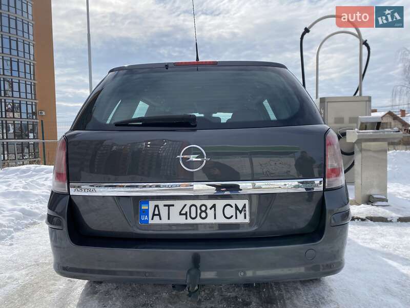 Універсал Opel Astra 2009 в Івано-Франківську