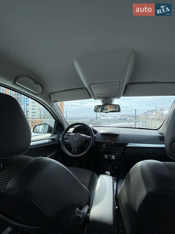 Універсал Opel Astra 2009 в Івано-Франківську