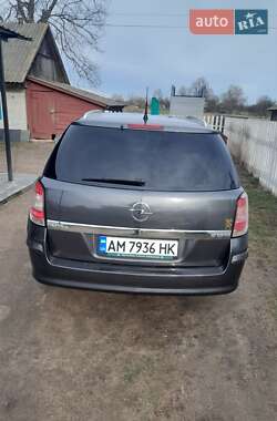 Универсал Opel Astra 2010 в Житомире