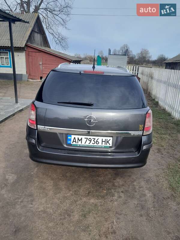 Универсал Opel Astra 2010 в Житомире